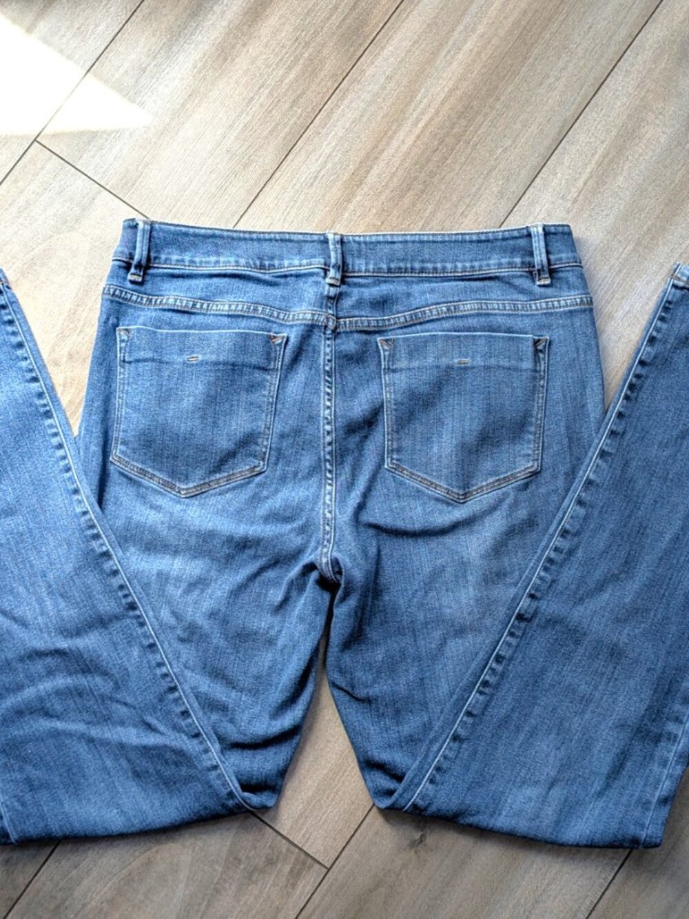 J. Jill Weekender Straight Leg Blue Jeans Size 8 - Picture 3 of 6